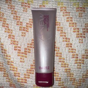 Avon Anew Vitale gel cleanser for face - 4.2 oz - Full size‎